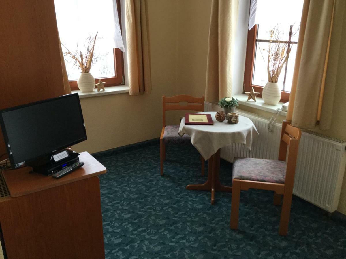 Waldgasthof & Hotel Alberthoehe Lichtenstein  Ngoại thất bức ảnh